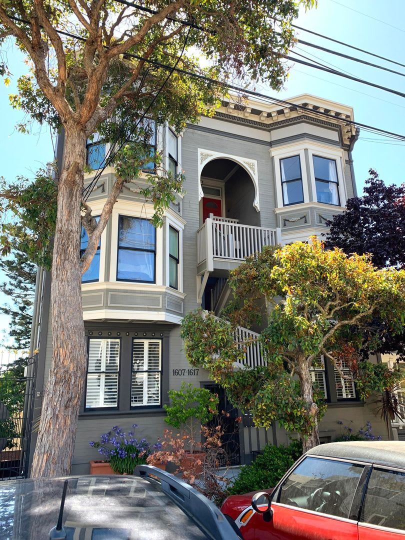 UPDATED BRIGHT 2BR/1BA Top Floor Noe Valley 29th/Noe East/West VIEWS