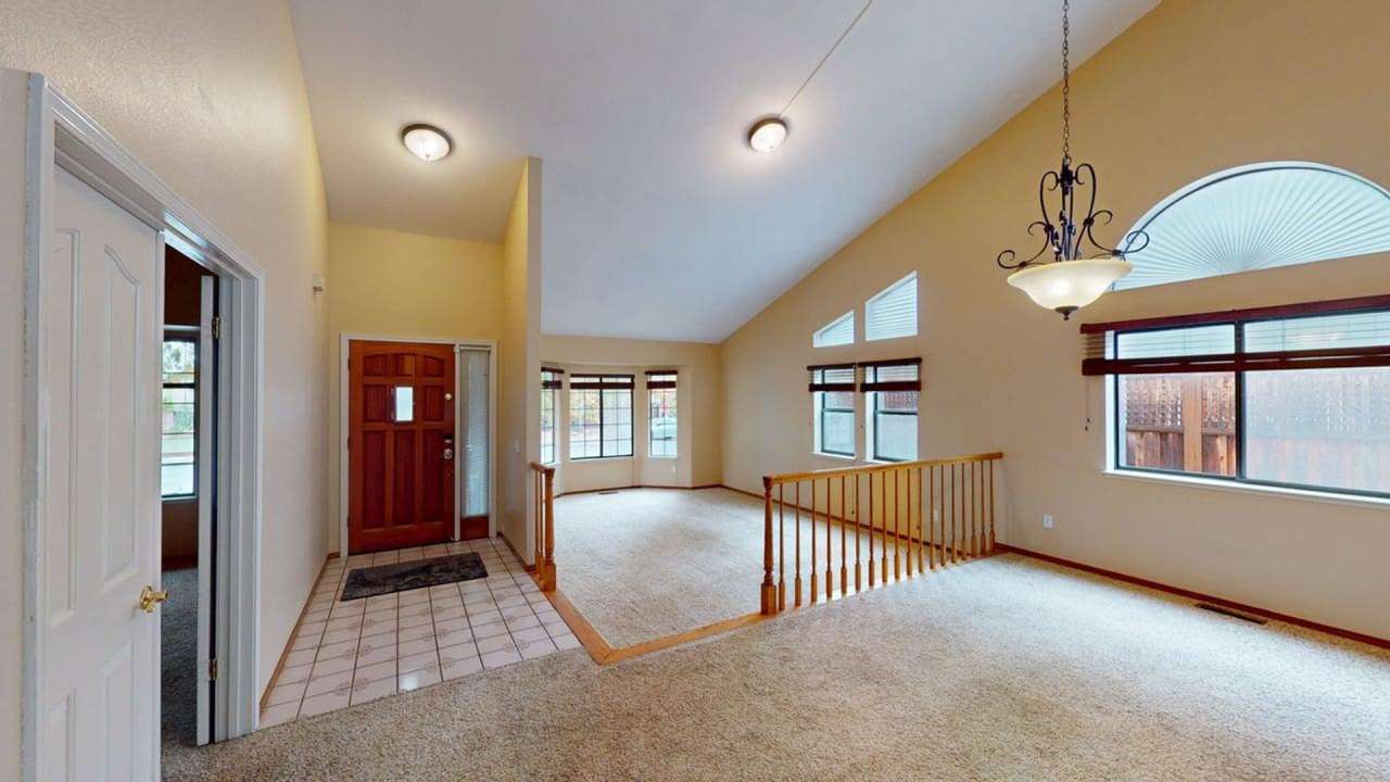 Well-maintained 3x2 single-family Windsor home