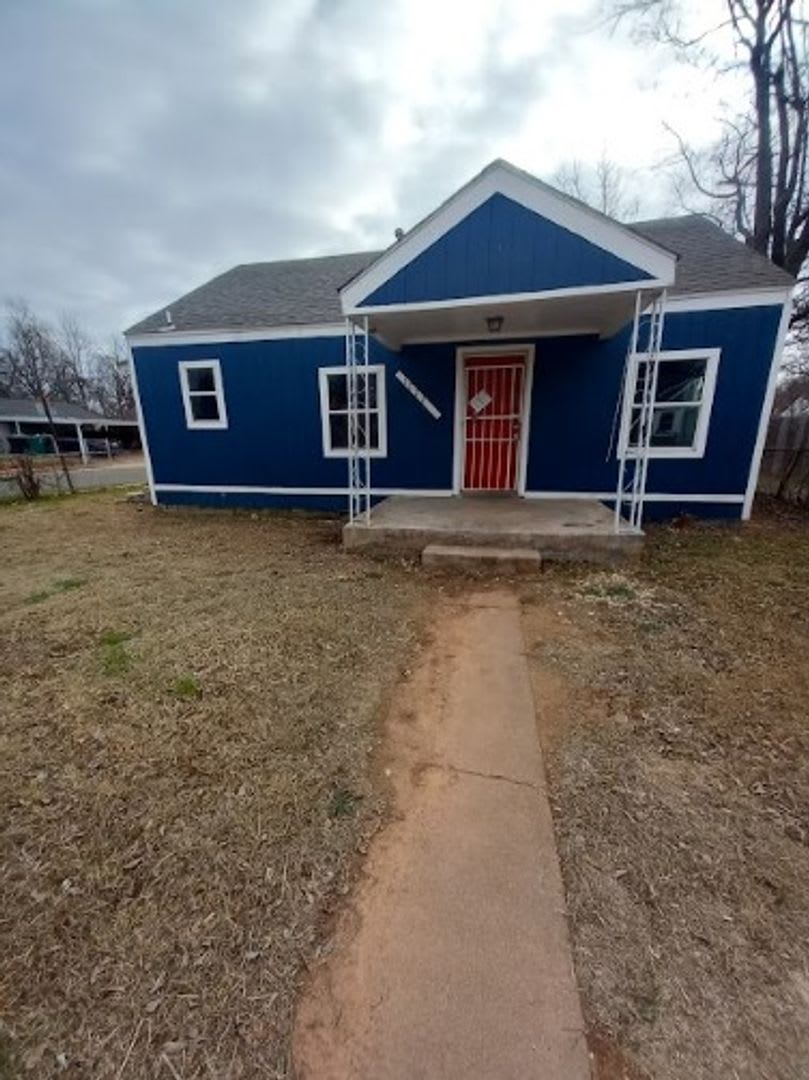 Cute 2 Bedroom Home!