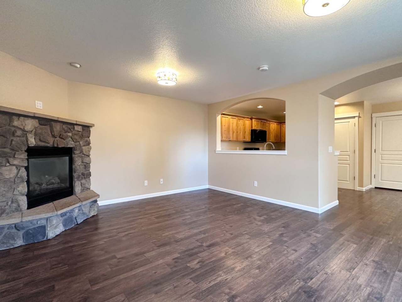 TAKE A LOOK AT THIS SPACIOUS HOME IN FIELDSTONE CROSSING!!!