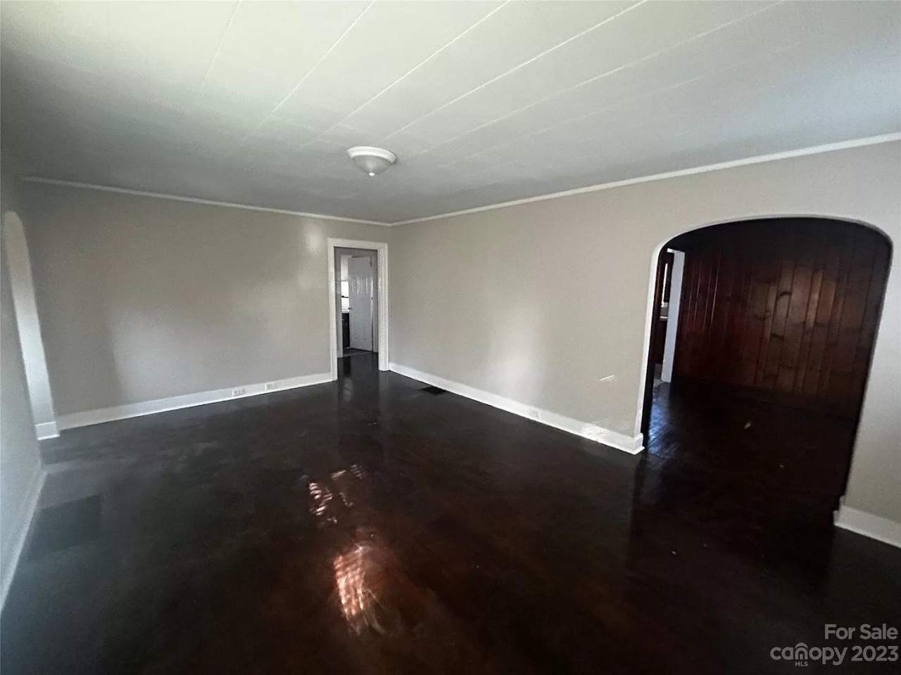 Room in 3 Bedroom Home at Crispin Ave