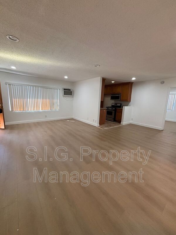 10212 Tujunga Cyn Blvd