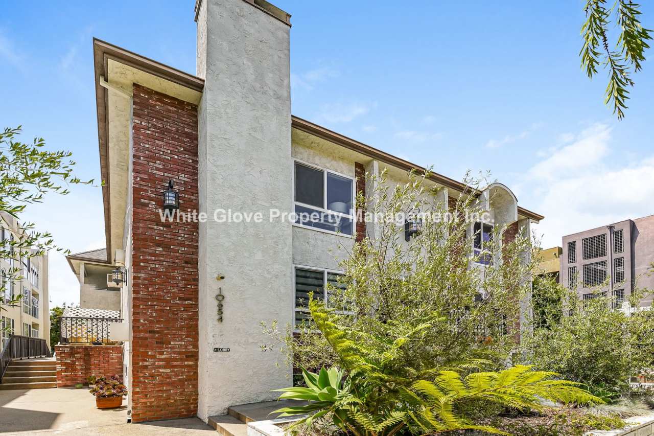 Updated and spacious 1 Bedroom in Secure Building in Westwood