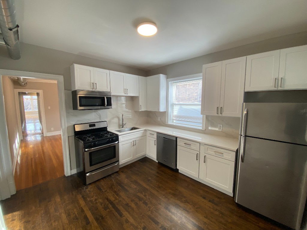 1042 North Kedzie Avenue