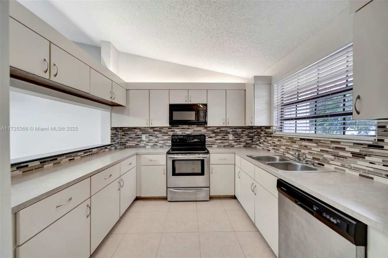 204 Congressional Way