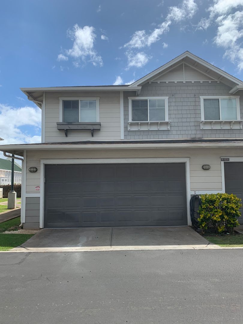Charming 3/2.5/2-Car Garage TH