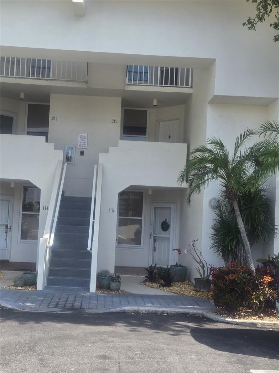 5153 ISLA KEY BOULEVARD S