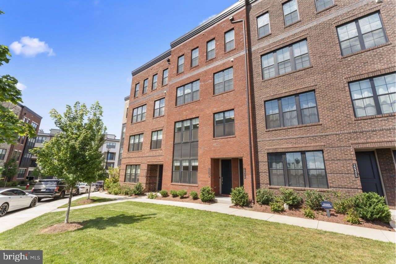 22328 ROANOKE RISE Terrace