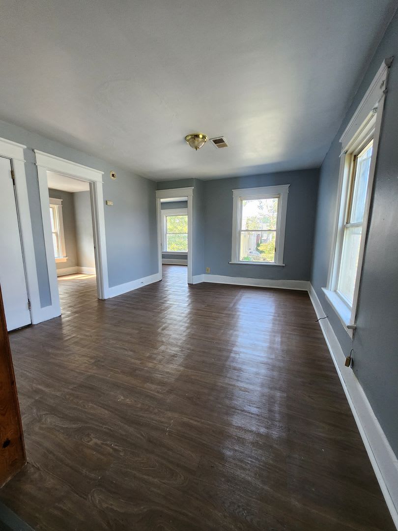 Upper 2 bedroom unit