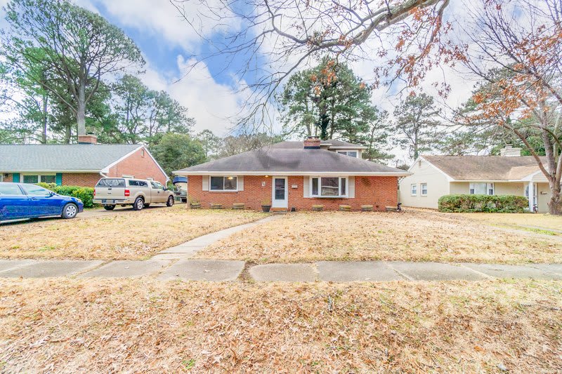 209 West Bayview Boulevard