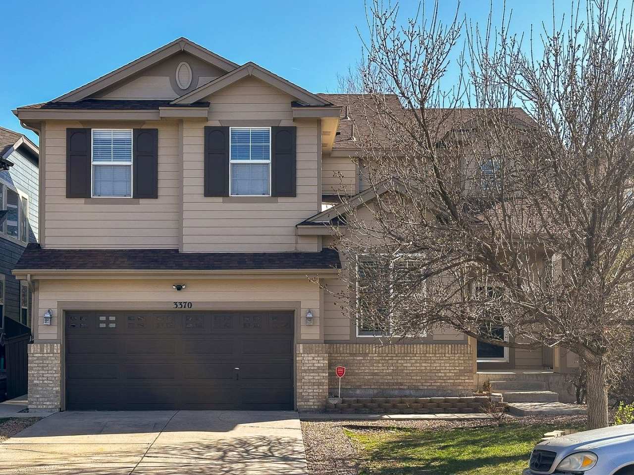 Park-facing freshly updated 5bd home in Highlands Ranch