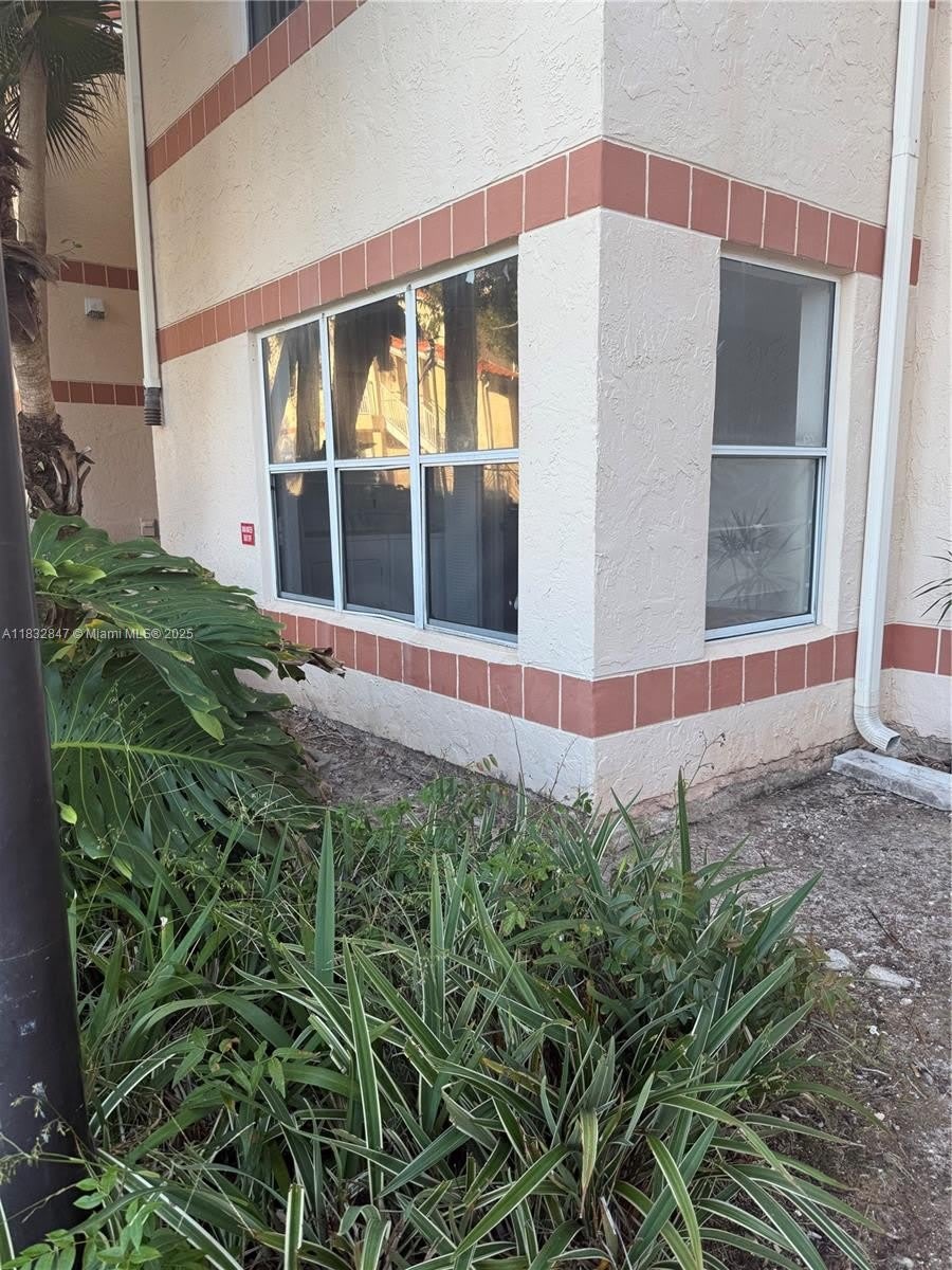 3320 N Pinewalk Dr N