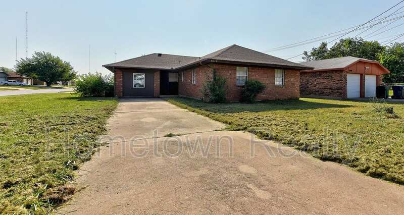 8616 N Harvey Avenue