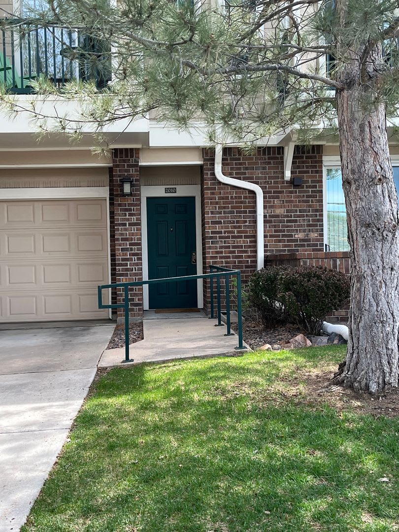 Welcome to 2010 Shamrock Drive – Move-In Ready with Stunning Flatiron Views!