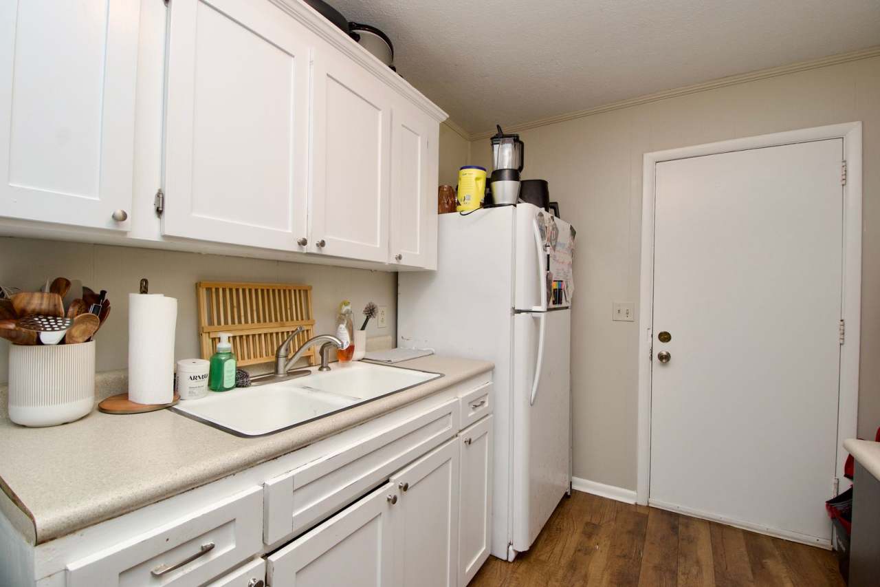 2 Bedroom Duplex on Hudson Terrace Available August 1st!