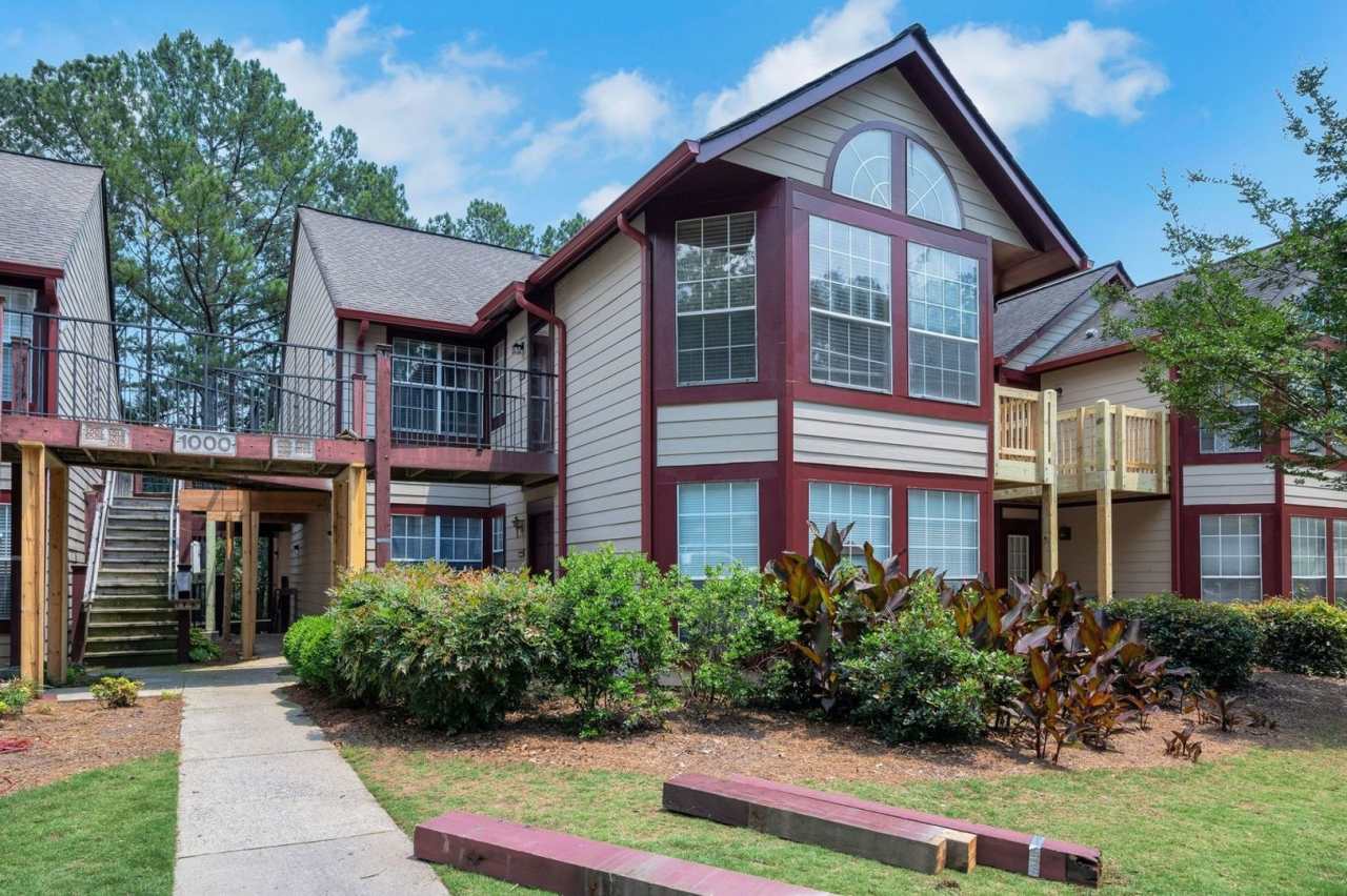 Charming 2BR Condo in Alpharetta
