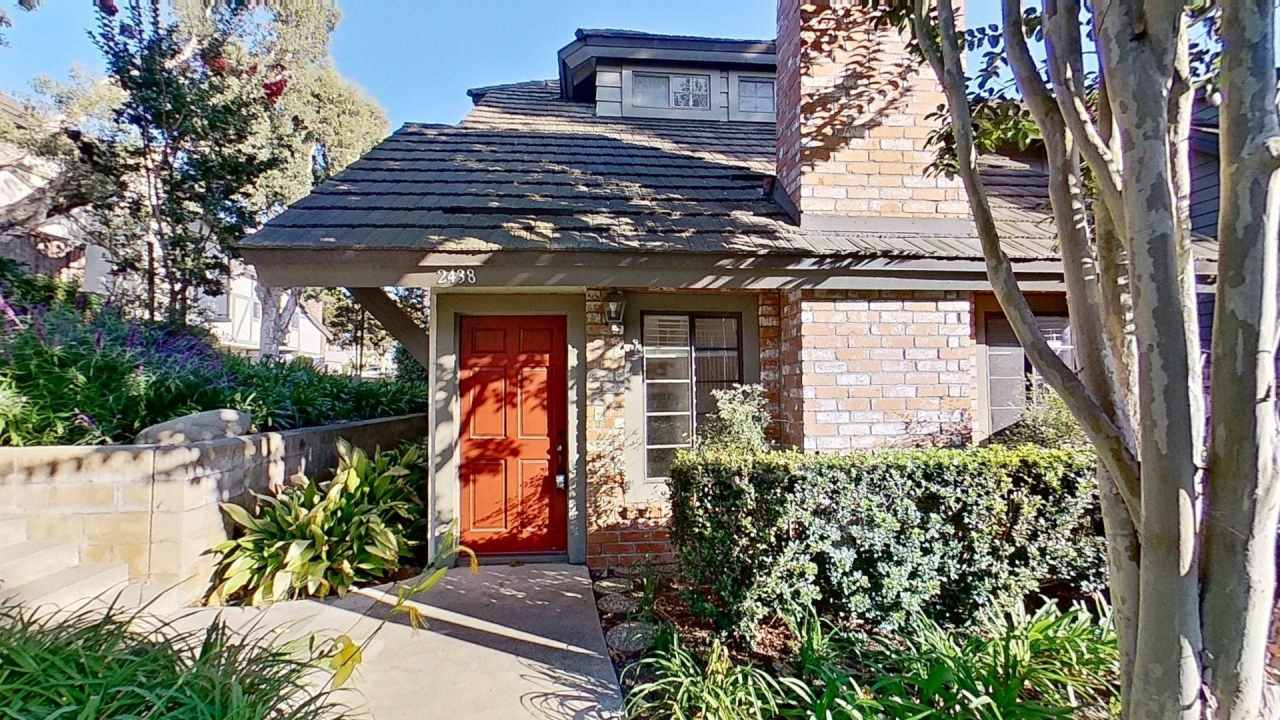 2438 Brittany Woods Ln: Charming 3 Bed 2.5 Bath in Costa Mesa!