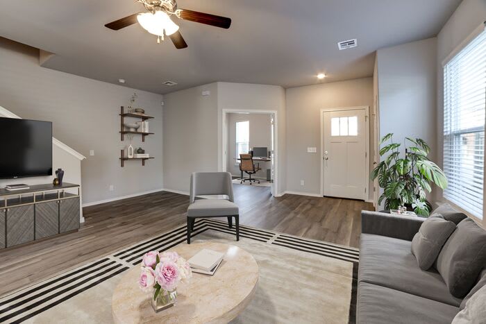 2432 East 6th Street