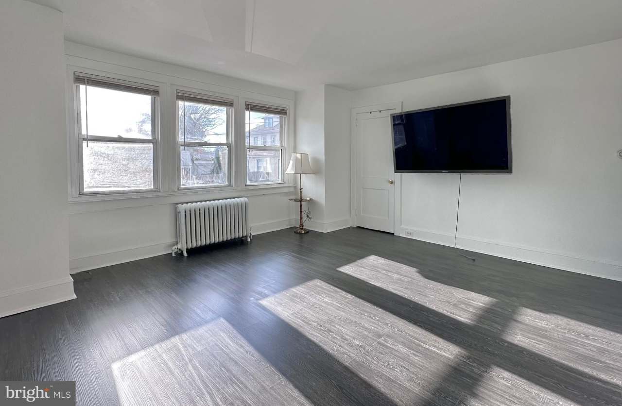 411 BURMONT Road unit: 2Nd Floor