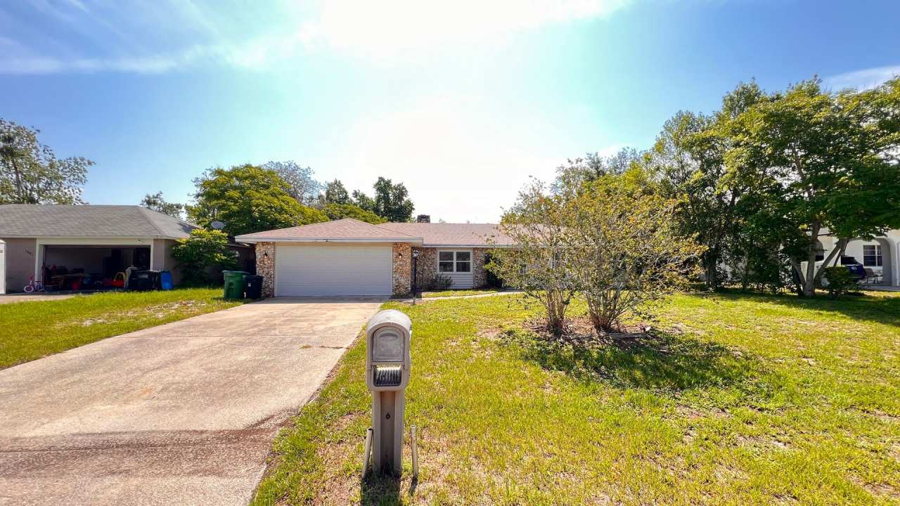 Great 3 bedroom,2 bath home in Deltona!