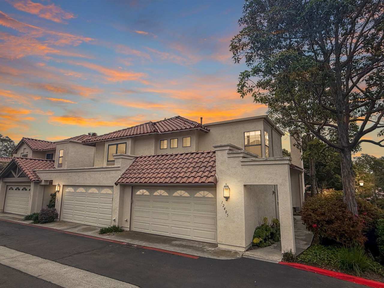 Stunning 3B/3BA Townhome in Carmel Valley!