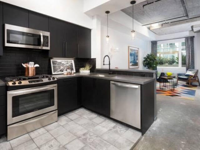 939 16th St Unit D22