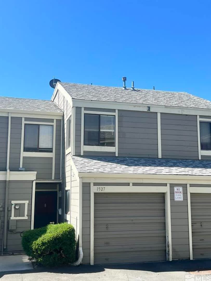 1527 Steven Court - Newly remodeled with brand-new flooring and fresh paint throughout!