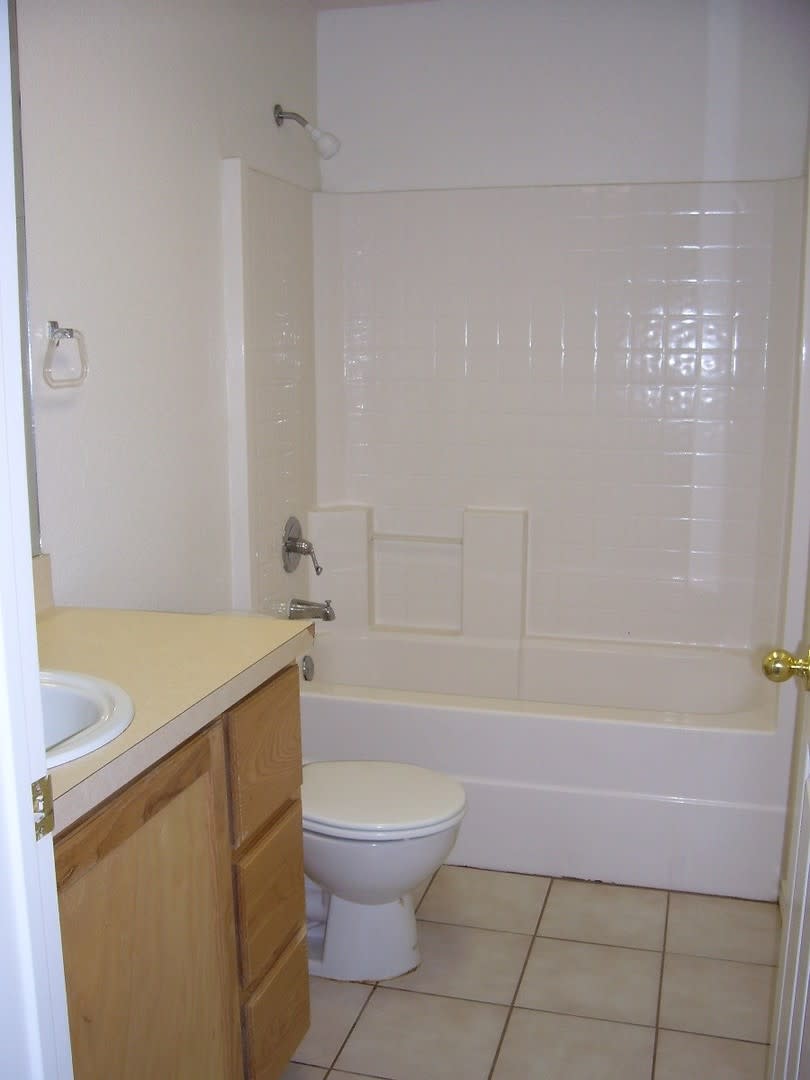 Country living! And Front Porch Sitting!! Granbury TX Full Brick 3 bed 2 bath 2 car garage