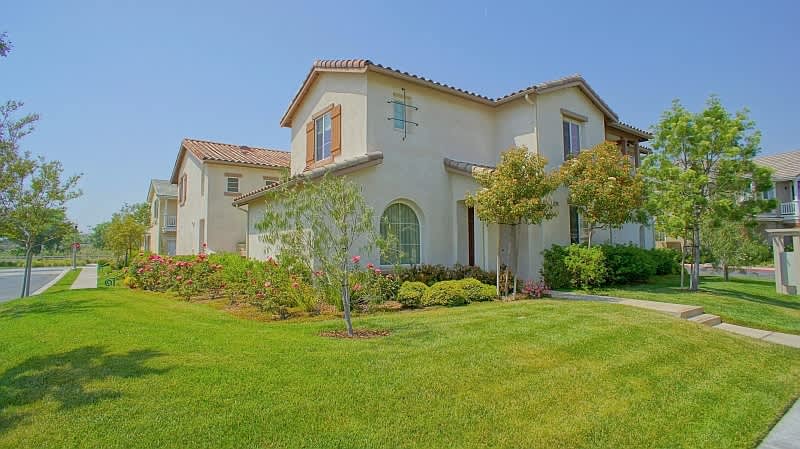 Spacious 4-Bedroom Townhome with Downstairs Bed/Bath in Creekside!