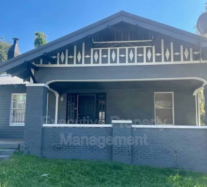 1611 15th Avenue North