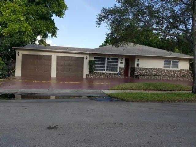 1700 NW 27th Ter