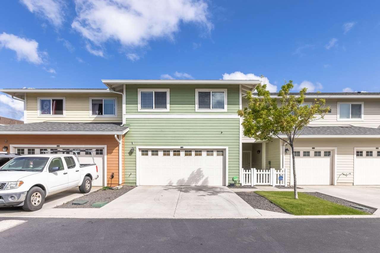 Stunning 3-bedroom and 2.5 Bath - Located in Kapolei, HI - Available 08/14/2025