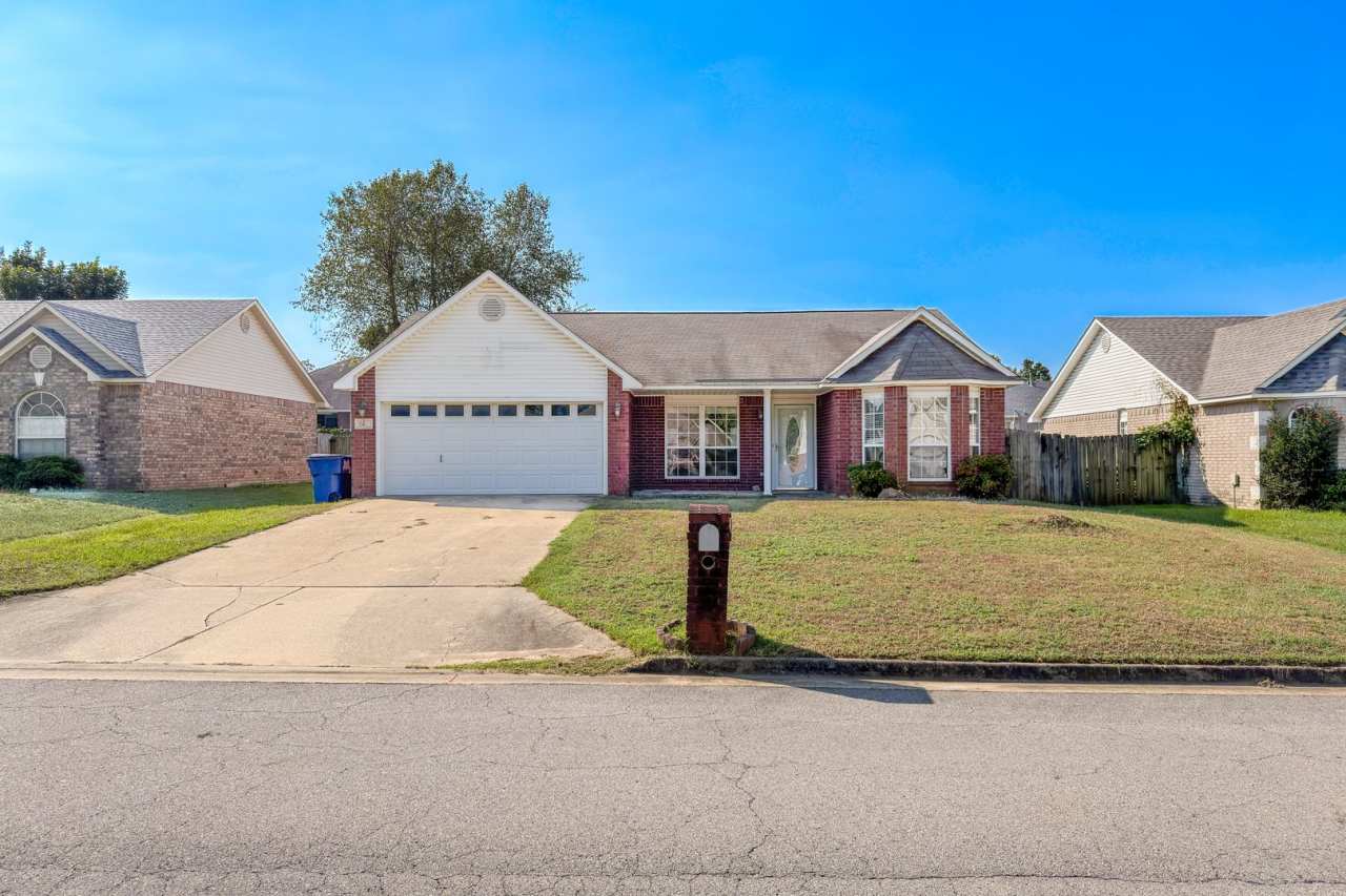 Gorgeous 3 Bed / 2 Bath Home in Fort Smith - 1433 sqft