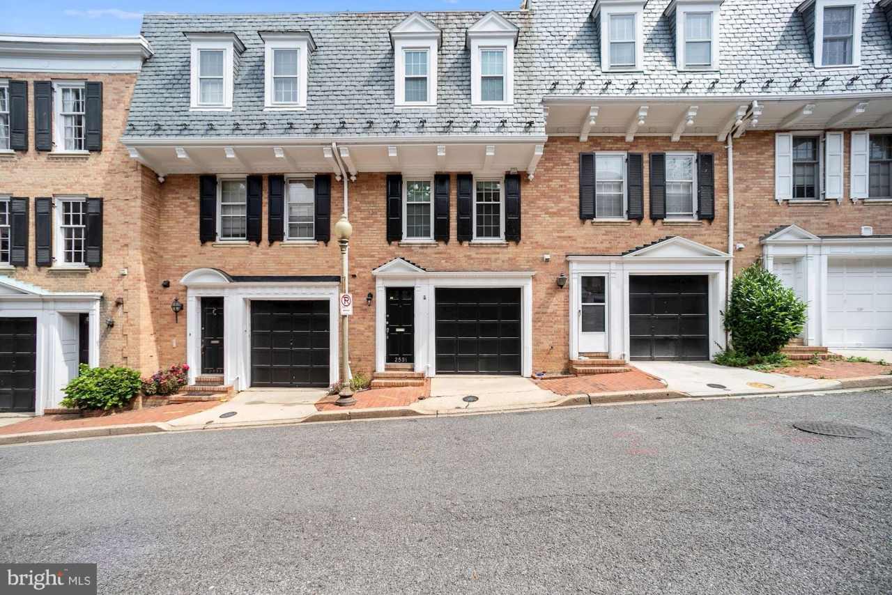 2531 QUEEN ANNES LANE NW