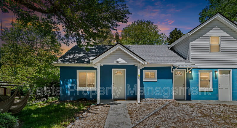 817 Oakdale Road