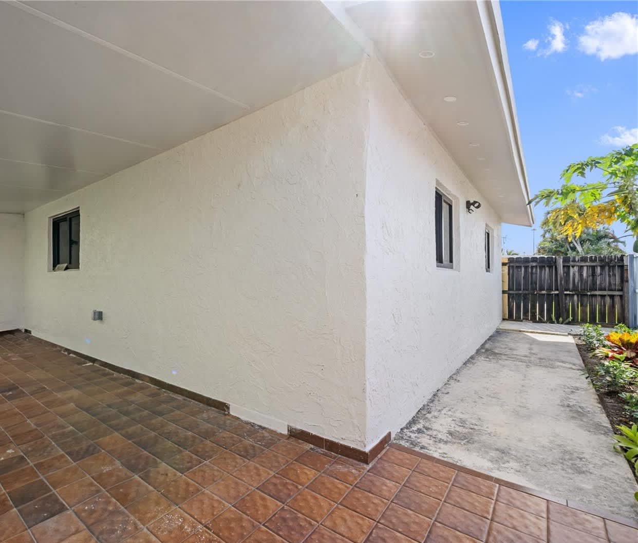 10553 Sw 22nd Terrace