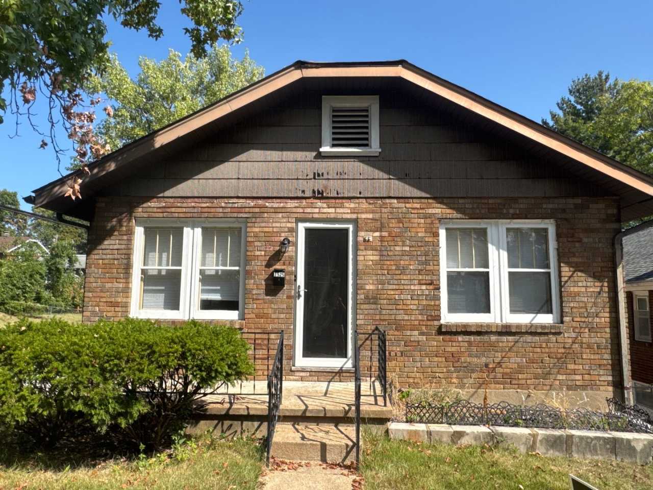 Charming 2-bedroom, 1-bath home featuring 900 sq. ft. of comfortable living space