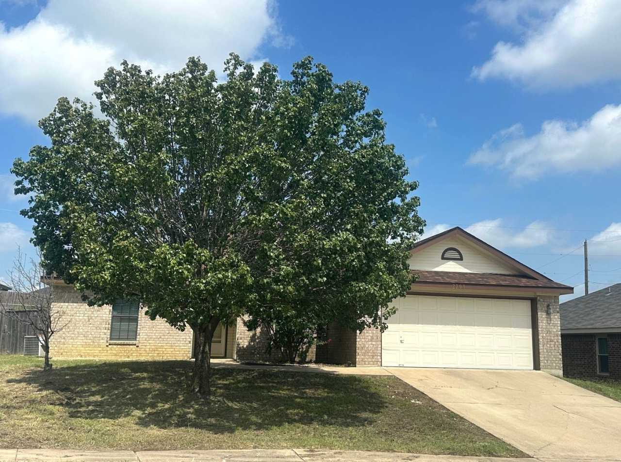 2703 Curtis Drive - Call LONGHORN PROPERTIES @ 254-526-0382 FOR DETAILS **ASK ABOUT OUR MOVE IN SPECIALS**