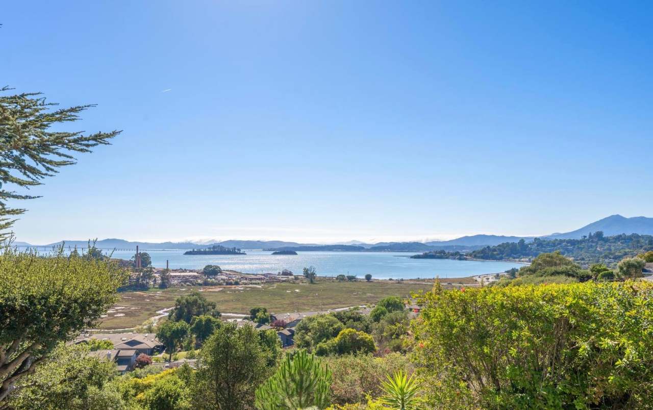 Bay View Home In Peacock Gap