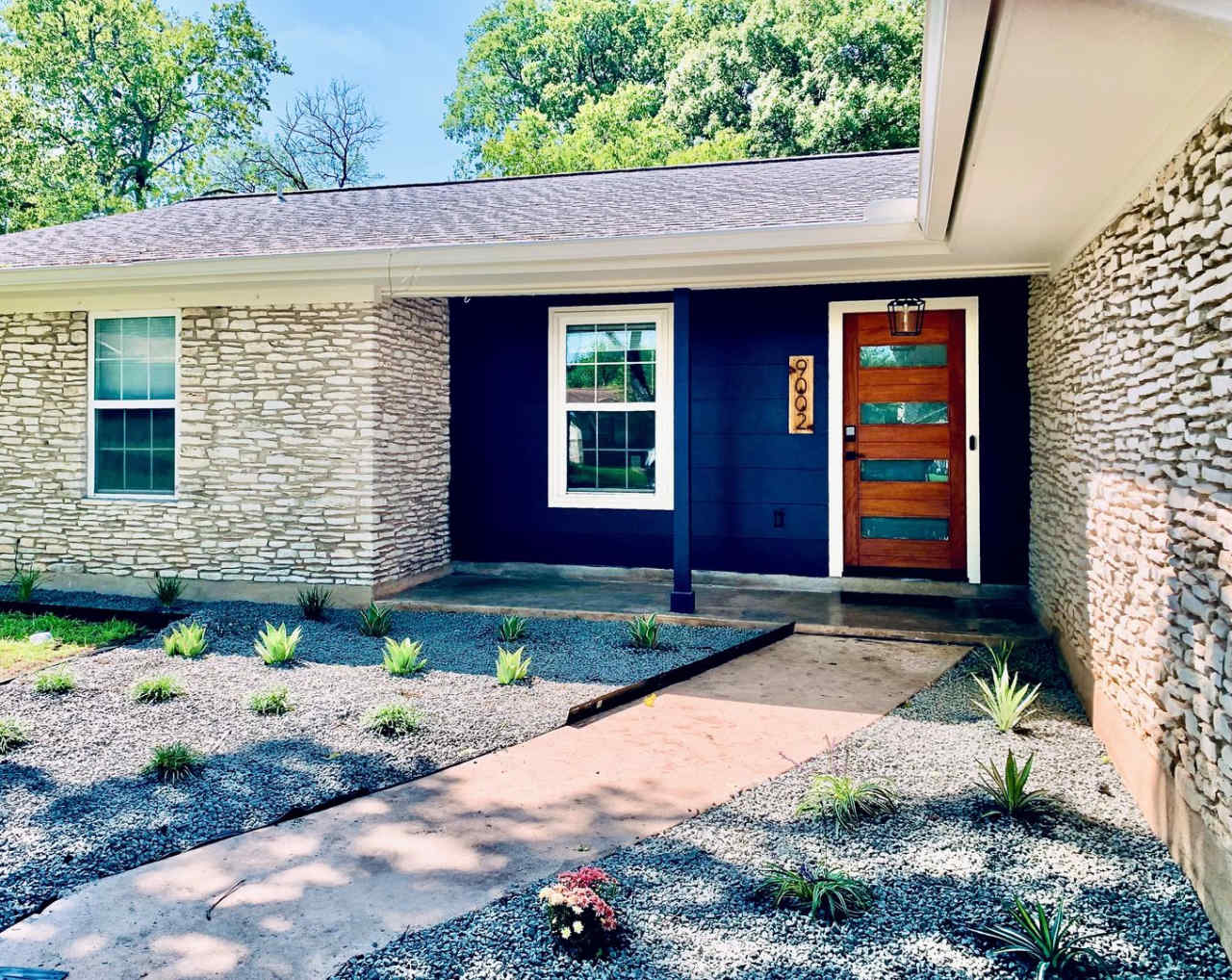 *** Near Domain * Stunning 4 Bedroom House * Fully Furnished * Designer Decorated * High End Luxury Finishes ***