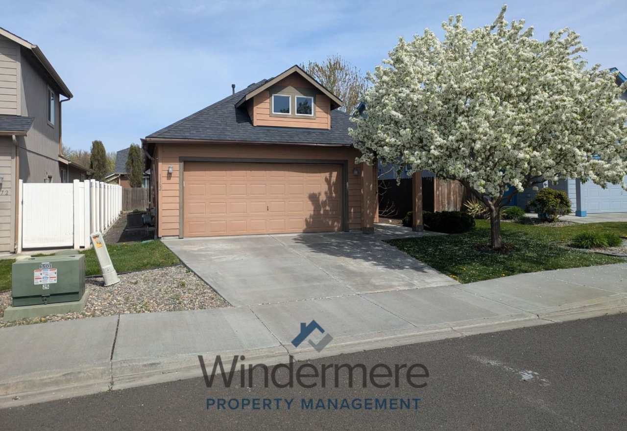 1162 Carver - Located in Homestead Acres Community