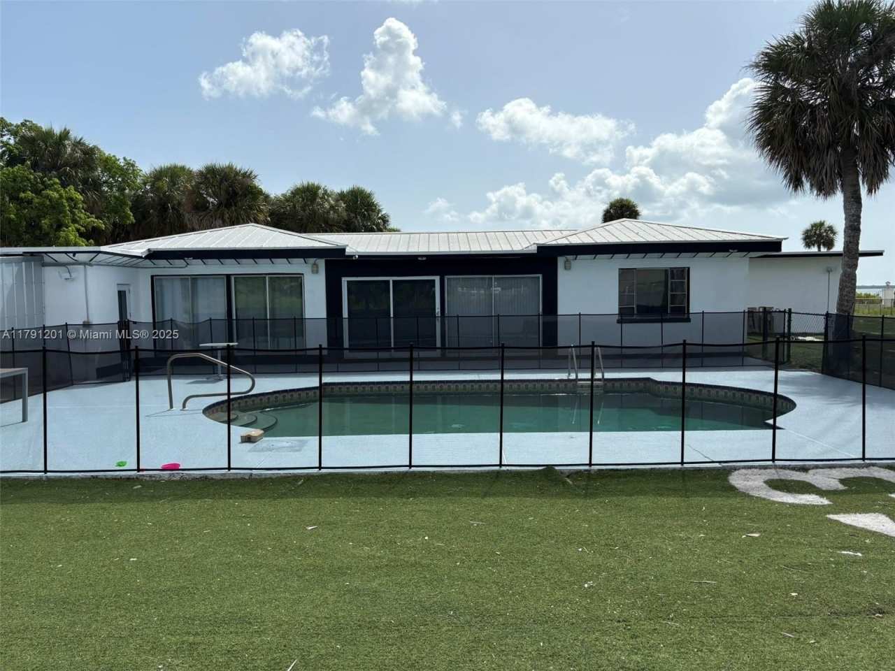 6003 S Indian River Dr