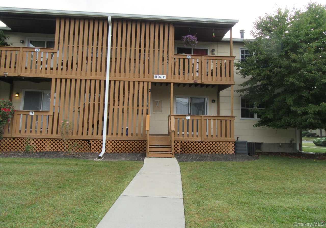 41 Weathervane Drive