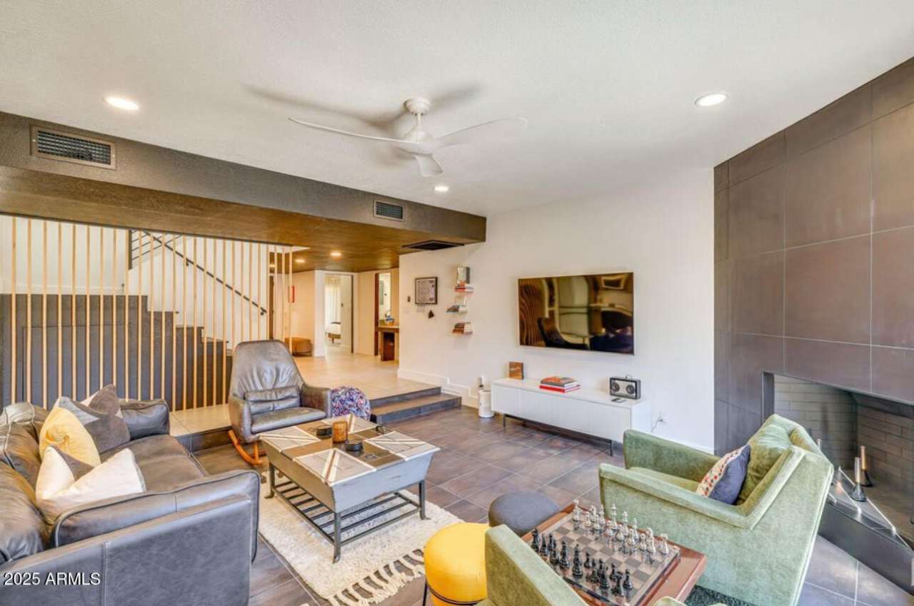 7741 N Vía Camello Del Sur --