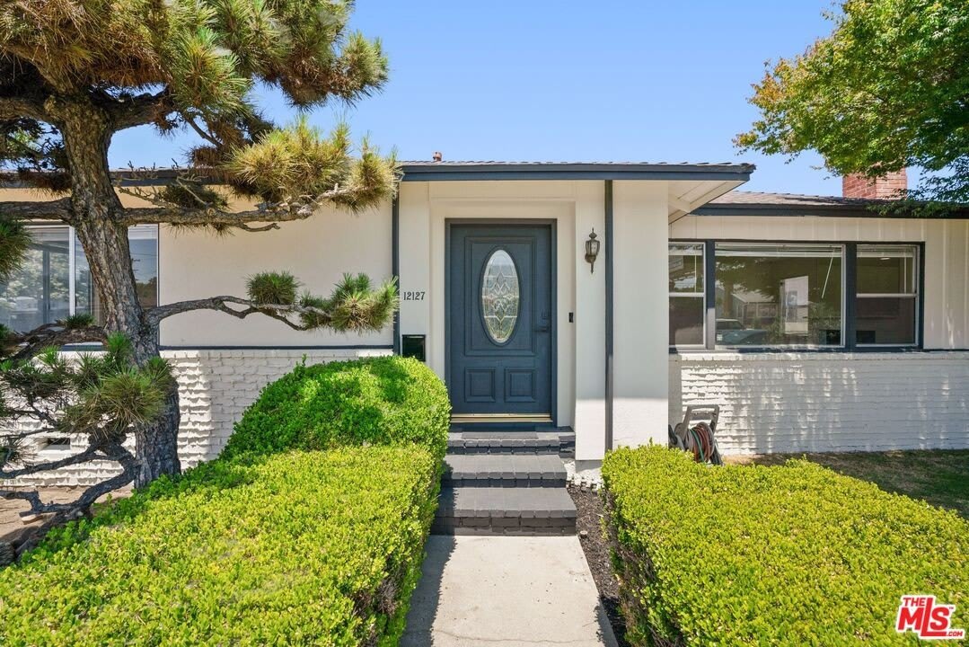 12127 Juniette St