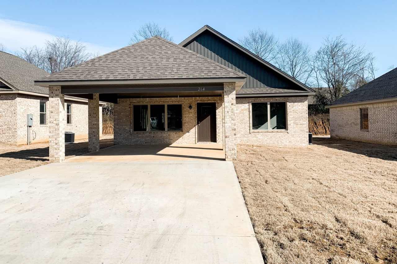 264 Wolf Den - For RENT!