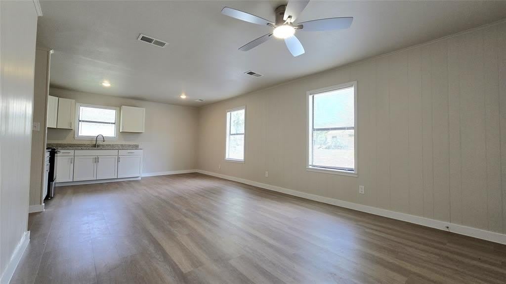 379 W Blackbourn Street