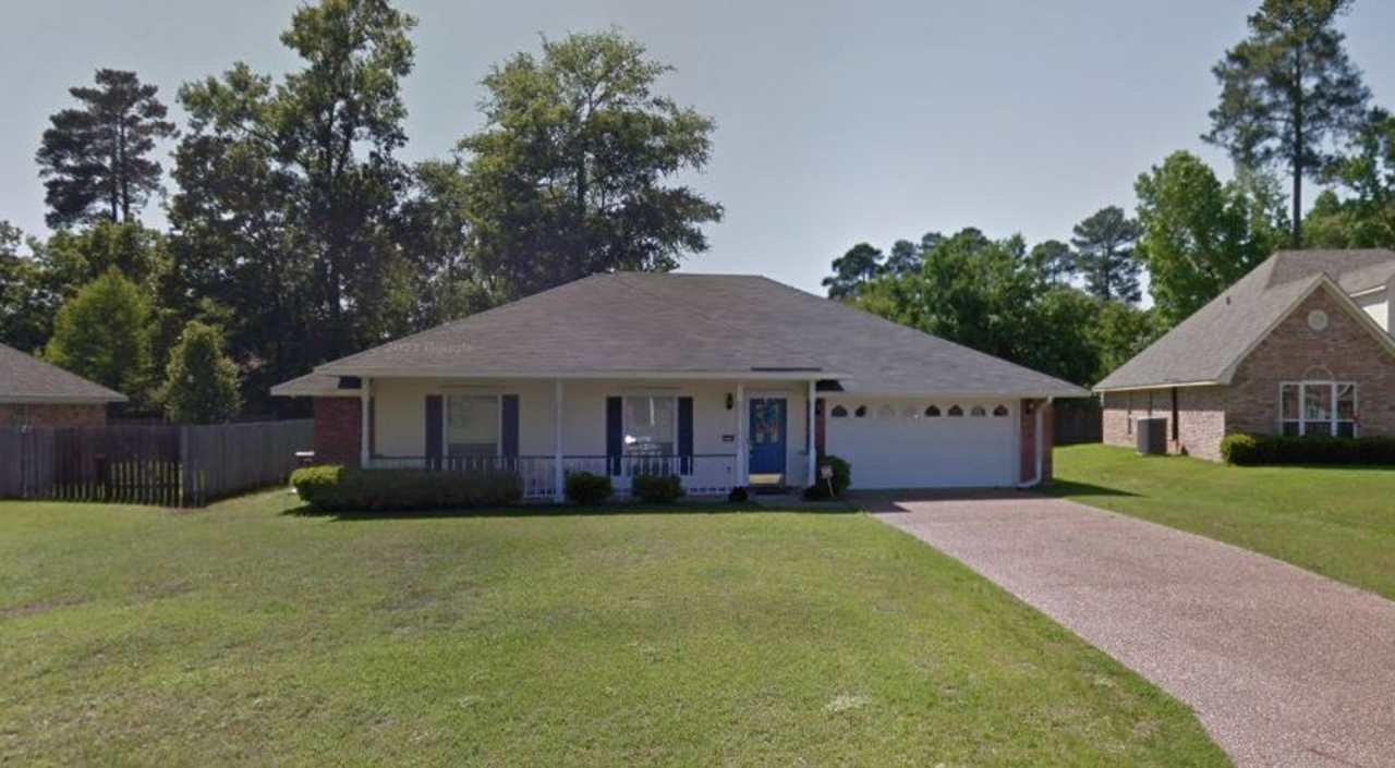 Beautiful Brick Home off Williamson Way in Shreveport