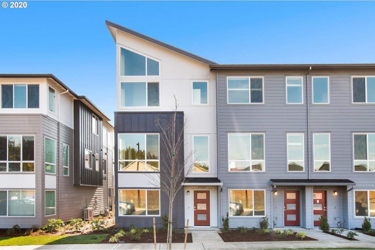 BEAUTIFUL NEWER CONSTRUCTION 4 BD HOME W/2 CAR GARAGE, W/D IN UNIT, AND MORE!