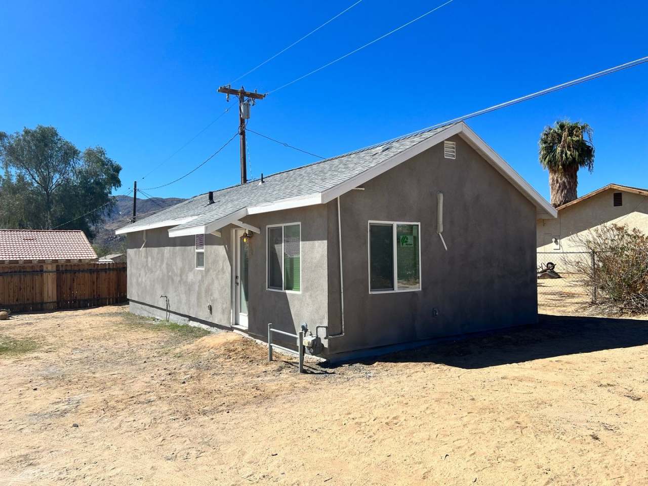 2 Bedroom 1 Bath Home - Large Lot - Close to 29 Palms Marine Base